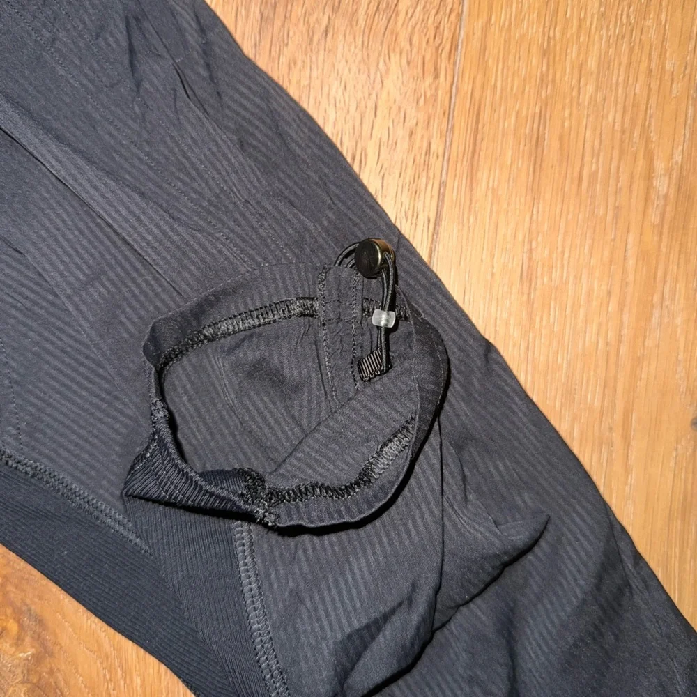 Lululemon Dance Studio Crop Size 0 Adjustable Ankles - Picture 4 of 8